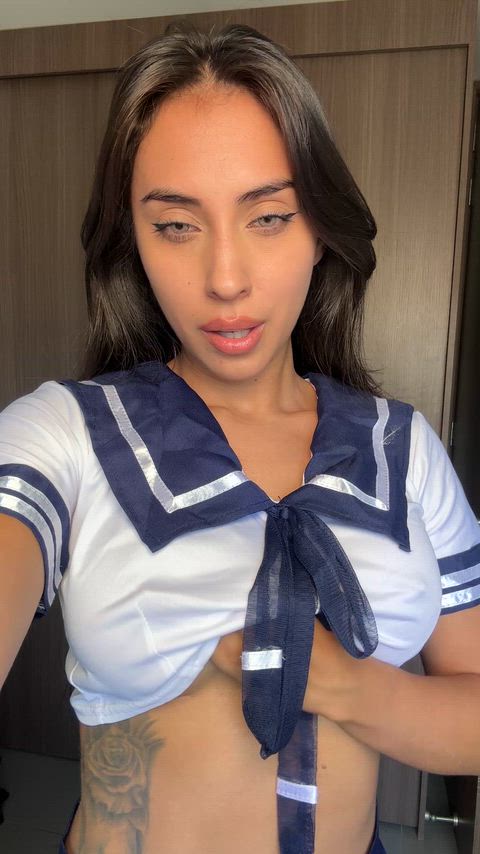 Perfect curves built to tease