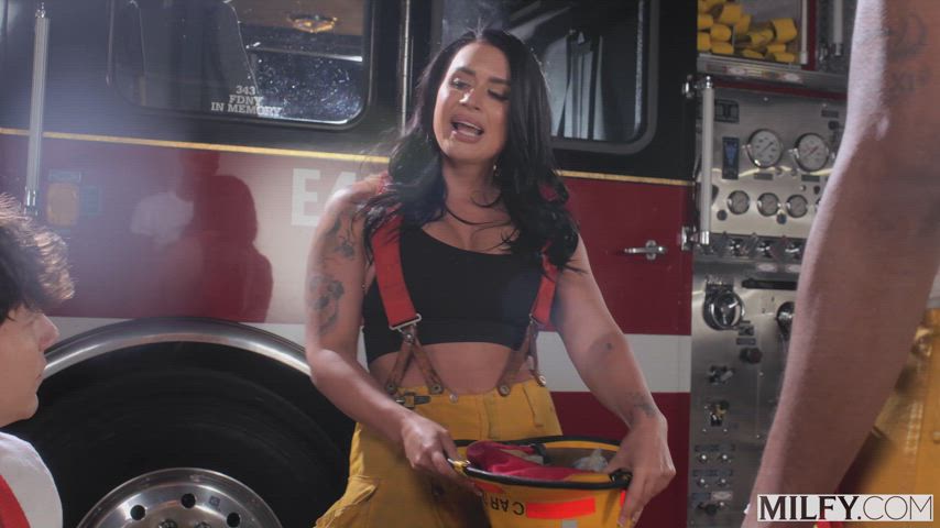Firefighter [Eva Angelina] dominated by the team