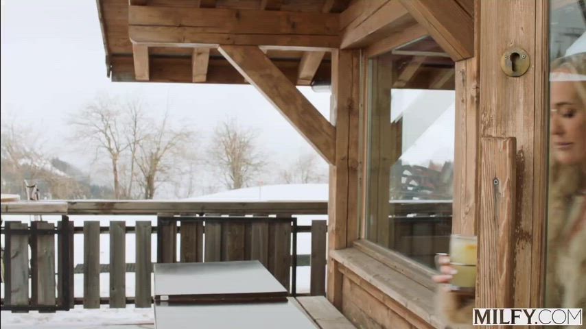 The QUEEN finally returns to where she belongs. Mommy's first scene after 10 months and 5 days. 52 and still going strong!