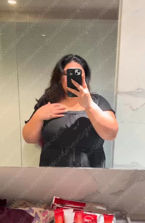 May your holidays be merry and bright…just like my tits in this lighting 🥰💖