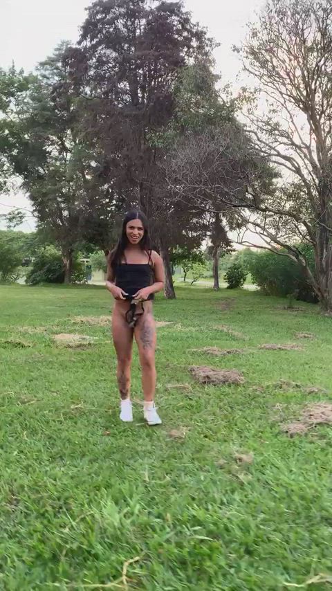 Drop me your age if you would suck me without hesitation no matter the location