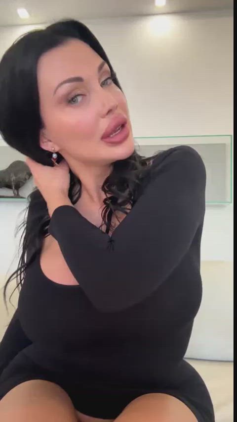 Aletta compliments herself