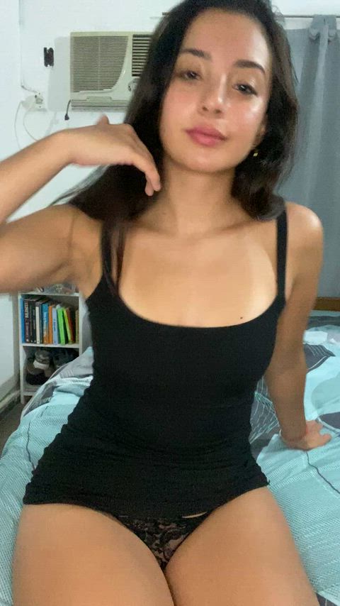 Drop a heart and I'll send you nudes first 130 guys only. ❤️