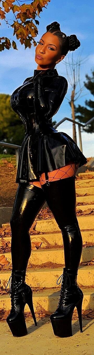 Amateur BDSM Big Tits Boobs Chubby Curvy Dominatrix Goddess High Heels Latex Porn image by jakula