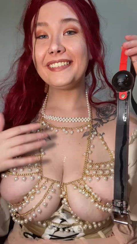 My tongue looks so good dripping wet