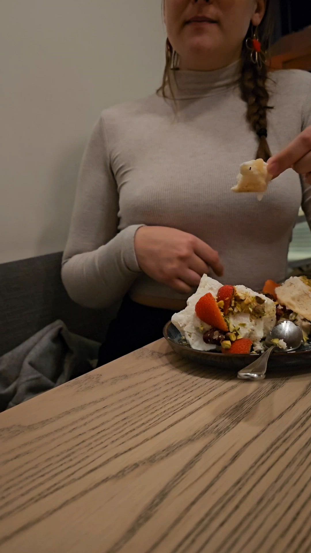 Flashing your date is a requirement [GIF]