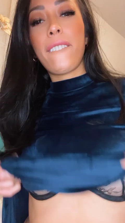 Showing off my big boobs to distract you...