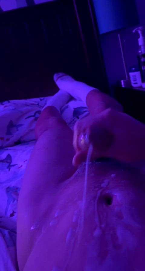 stupid femboy messed up his own vid 😖