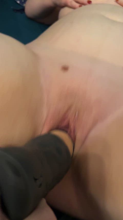 My first video, with a hard orgasm and a little squirting