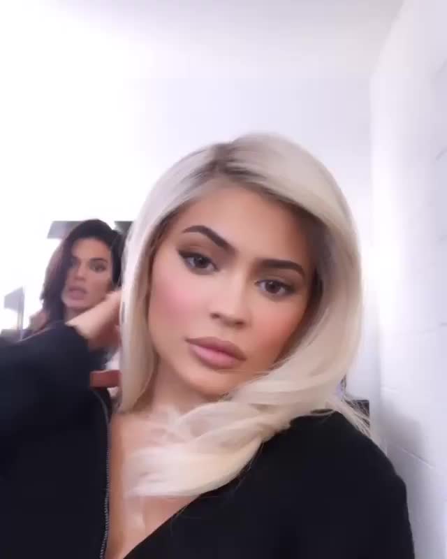 - Instagram Post / Story With Kendall