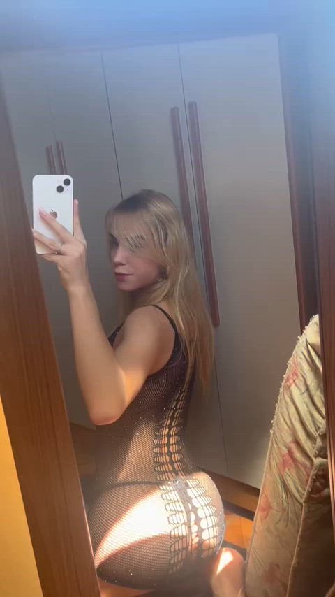 could you handle a petite freak like me?