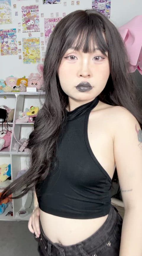 make my pale skin glow with your marks