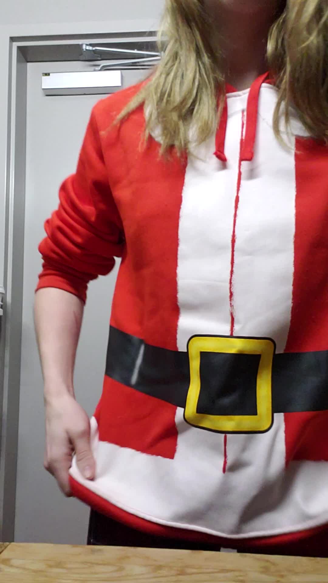 Work asked us to dress estive, so here's me in the backroom being a ho ho ho 🤣