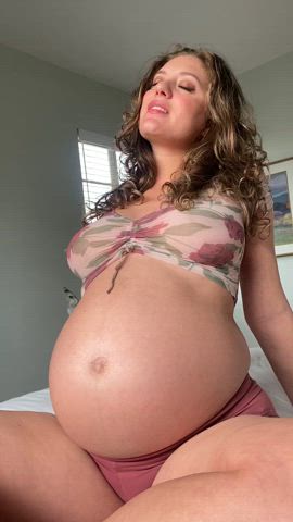Pretty preggo