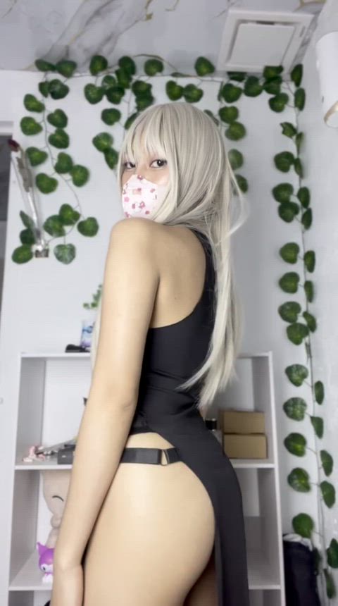 undress me and eat me like a buffet