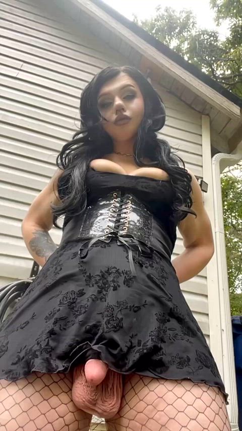Would you suck my super leaky cock outdoors?