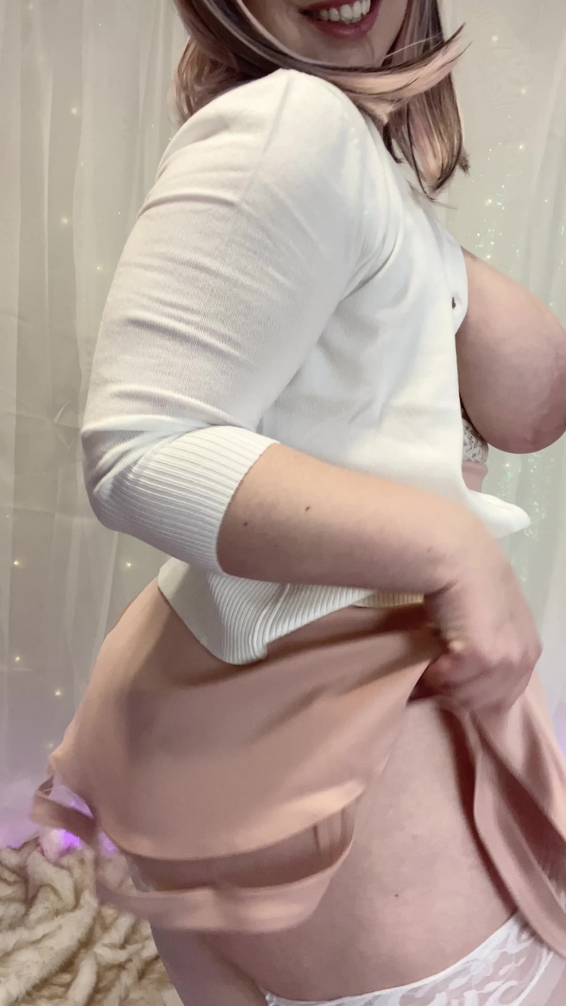 Big boobies, big booty, and a big heart. Let's get y on Telegram @beayork / KIK @ubeayork! Or too. Peep the comments for sweet DEALS!