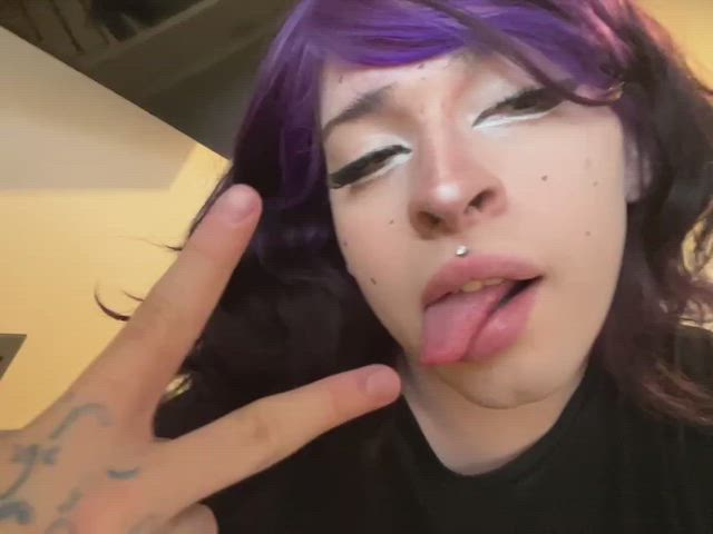 Little Brat Femboy who searches for a Daddy 😘 Check out my Fansly to talk to me and see my more explicit videos... 😈 thumbnail