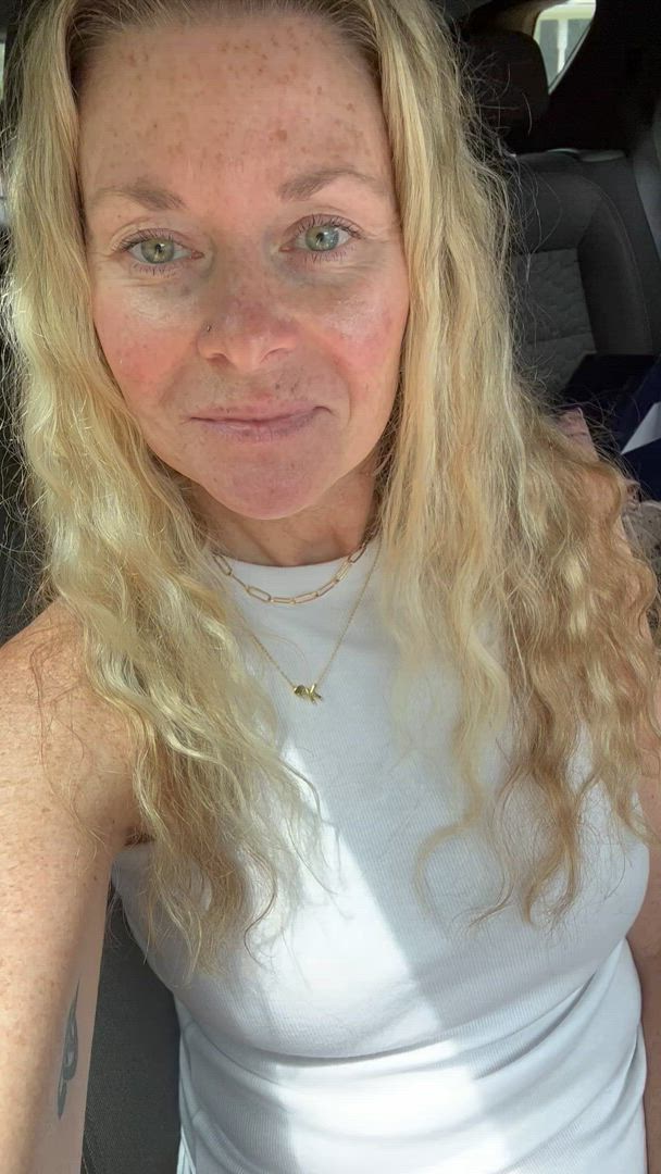 Car rides are always fun with this MILF