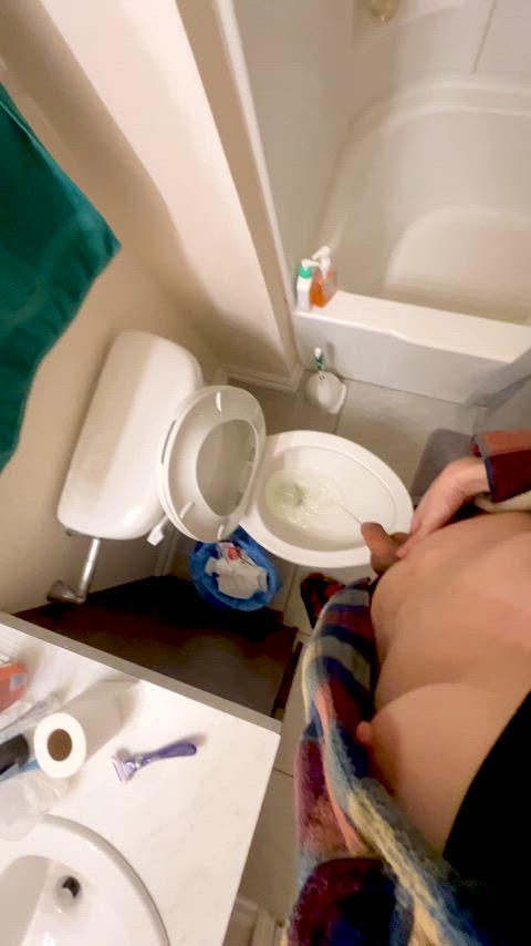 Watching someone pee is extra nice when they have great tits, isn't it