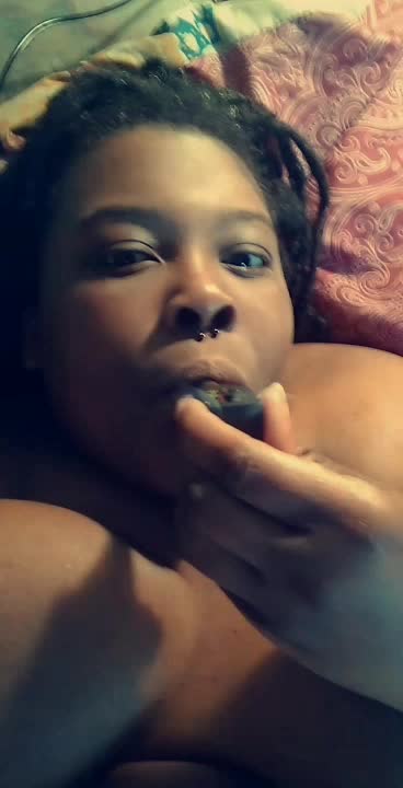 Smokin hot😈