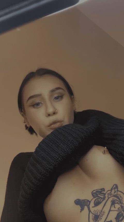 Get yourself a petite baddie that's good at everything she does including making you hard