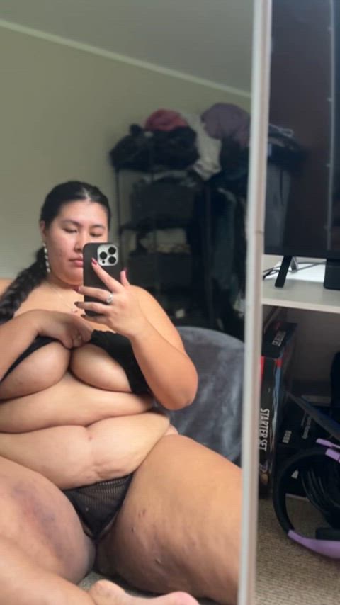 Say YES if you’d jerk off to a girl my size