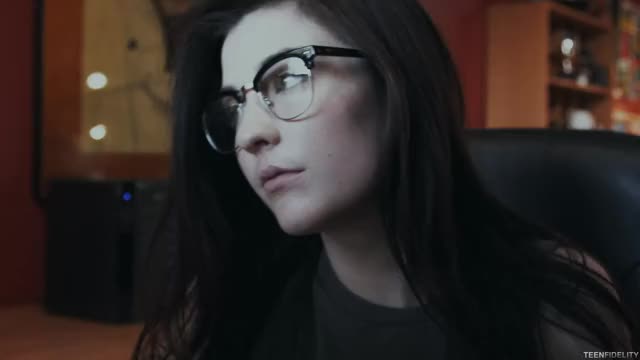 Jenna Reid Getting Fucked with Her Glasses on Then Creampied X-