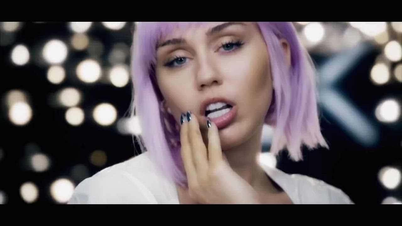 Celebrity Cute Miley Cyrus Porn GIF by redbledcom