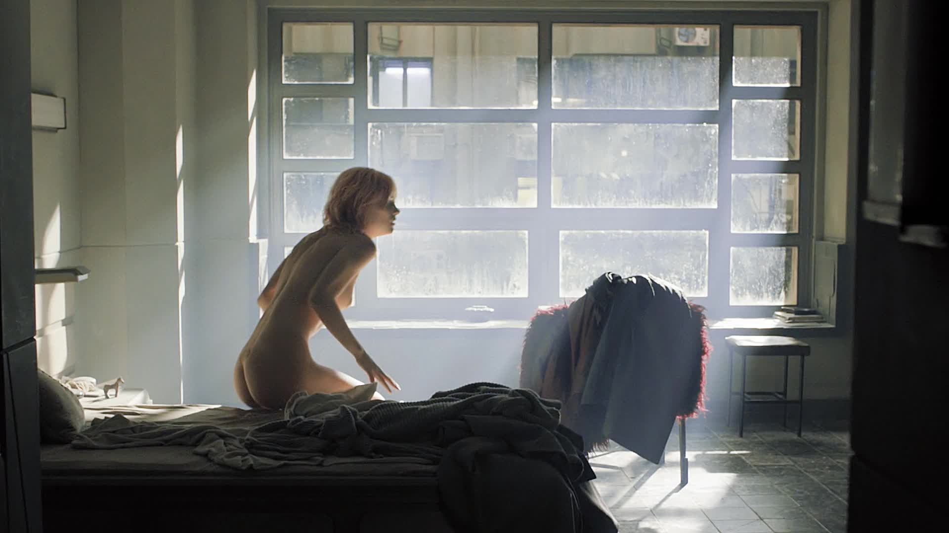 Mackenzie Davis naked