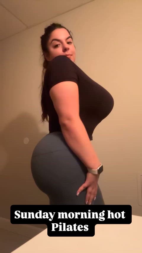 Outfit from the weekend ✨ Hugs my curves real nice if you ask me 😋