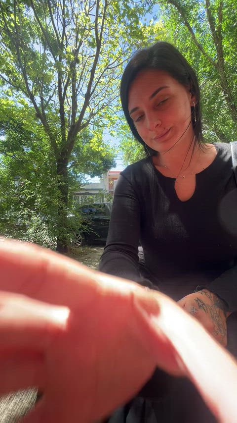 I greet you and open my huge ass from the street....I would fuck right here