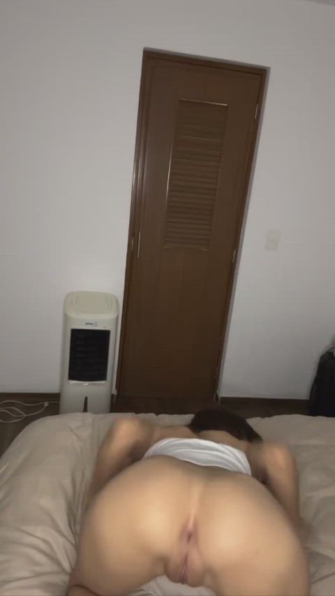 It looks tight but I can take it (;
