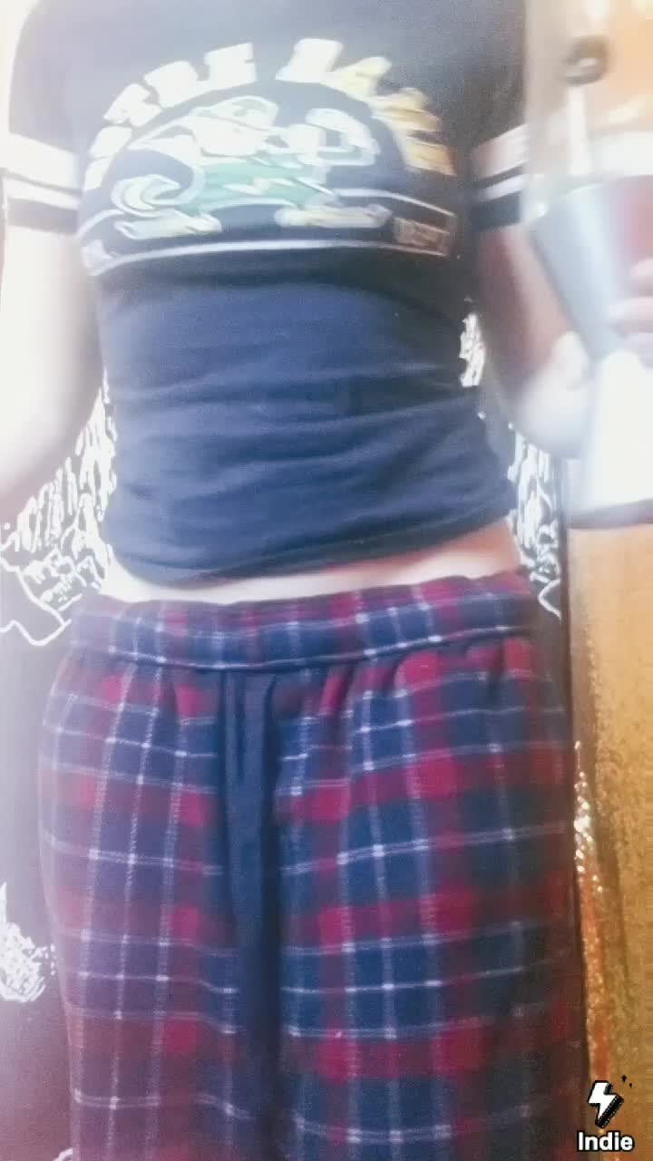 Chill aternoon bong rip. like the jammies? 😅