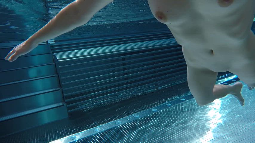 I'm always with a boner in the public spa pool when my GF is teasing me 😬