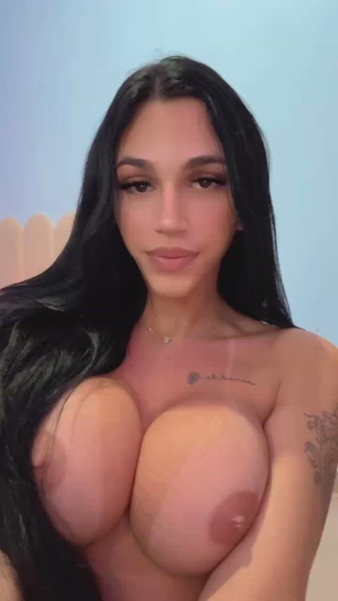 Do u like trans with big boobs