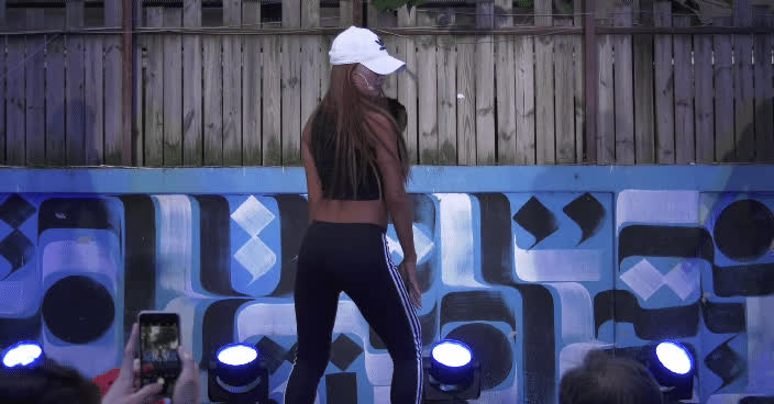 Hyolyn Adidas Bounce