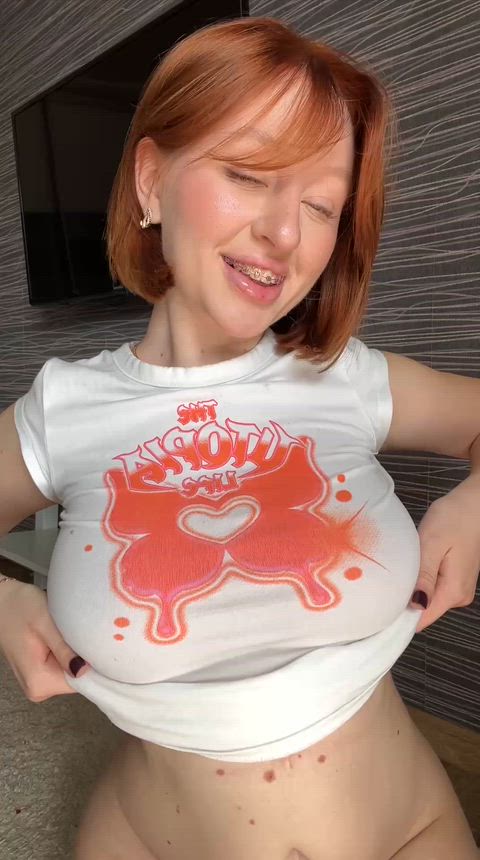 No tattoos or implants, just natural tits