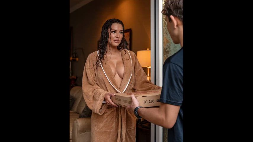 Payment received for the pizza