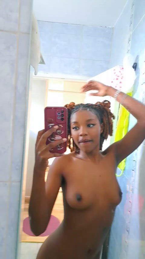 i love a cute mirror selfie