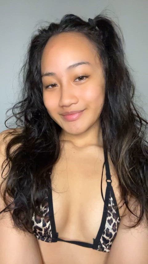 Bored, so I'm going to show off my tits