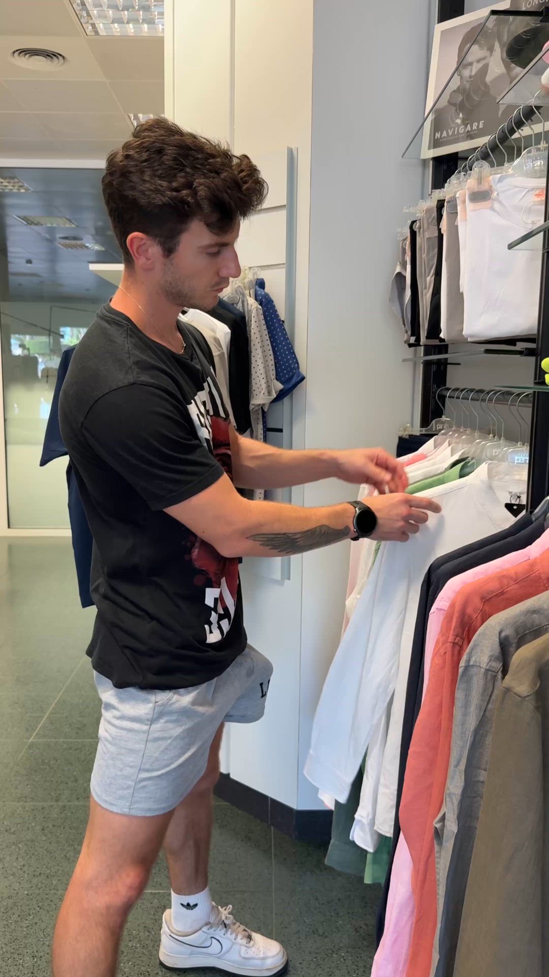 I saw his bulge and I just couldn’t resist it [GIF]
