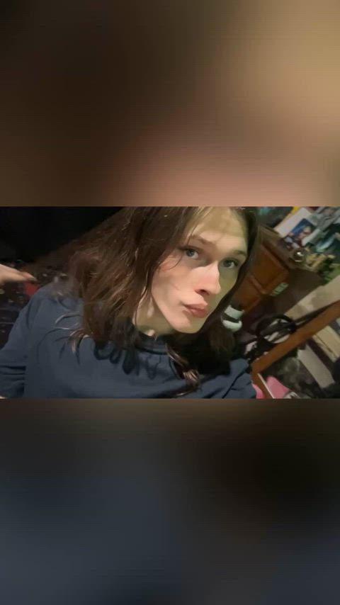 pretty face and pretty (big) cock :3