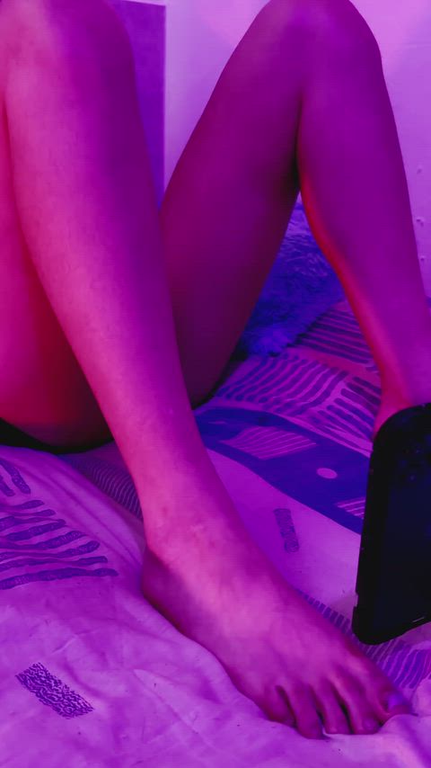 I love to make content and sell video calls when I do clouds