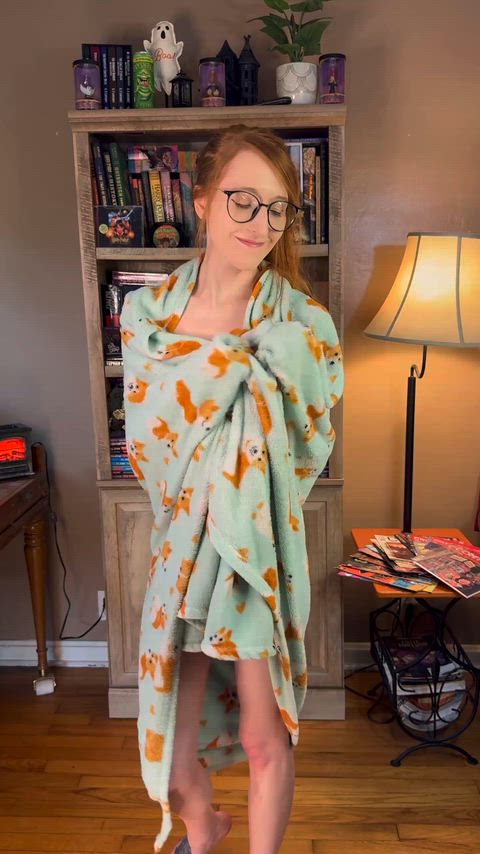 100lbs, natural redhead, with a yummy pussy