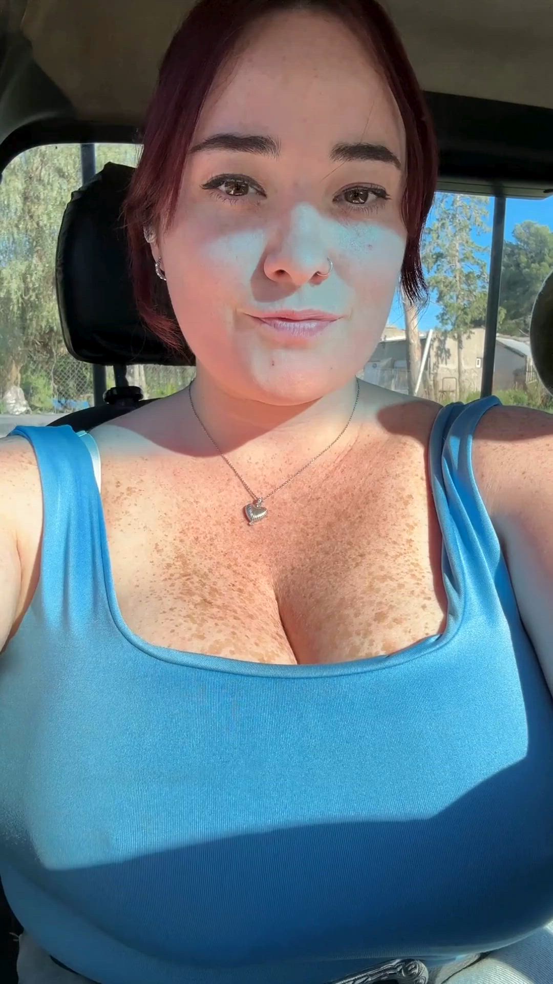 [23F] am i the perfect BBW w freckles? 🤭🤭