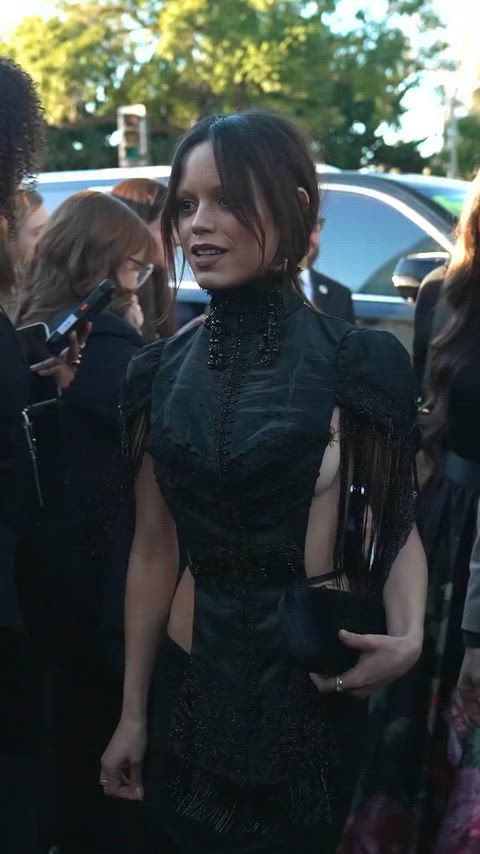 Jenna arriving at the 2026 Golden Globes Awards 1/11/26