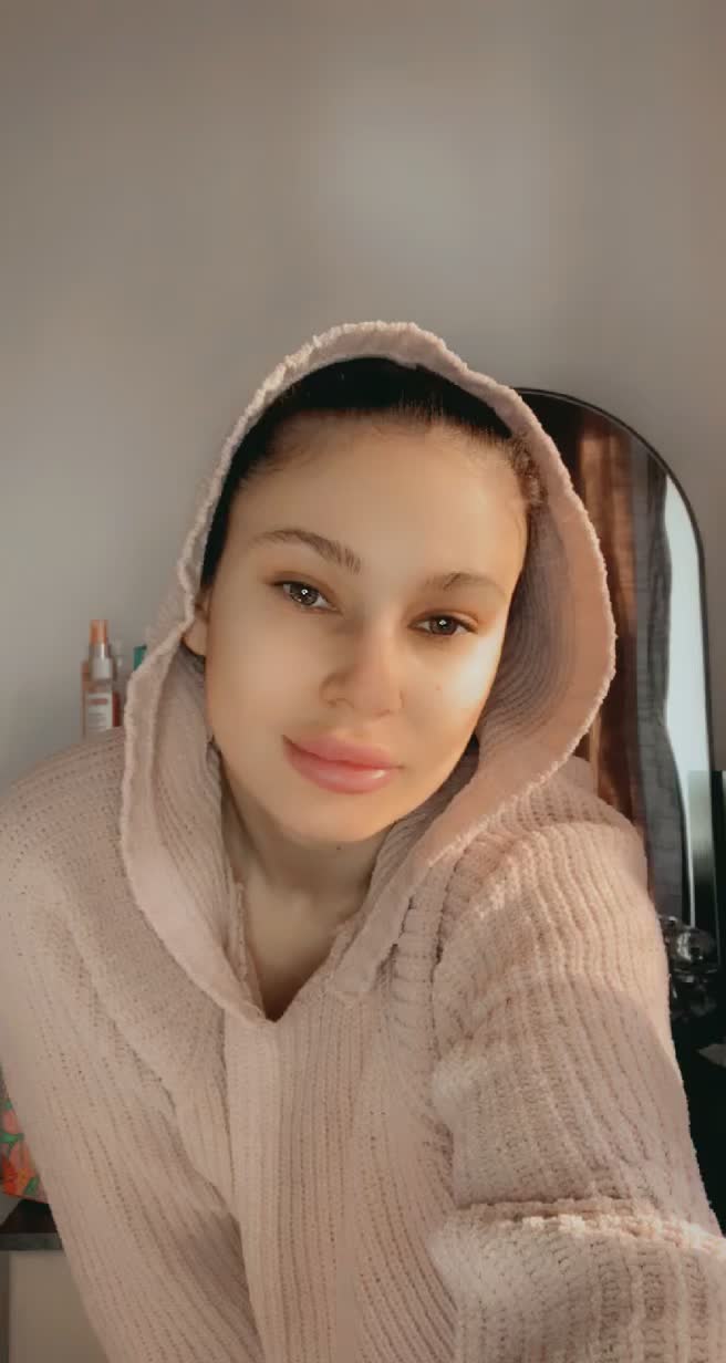 my cold won't stop me from showing myself to you😜