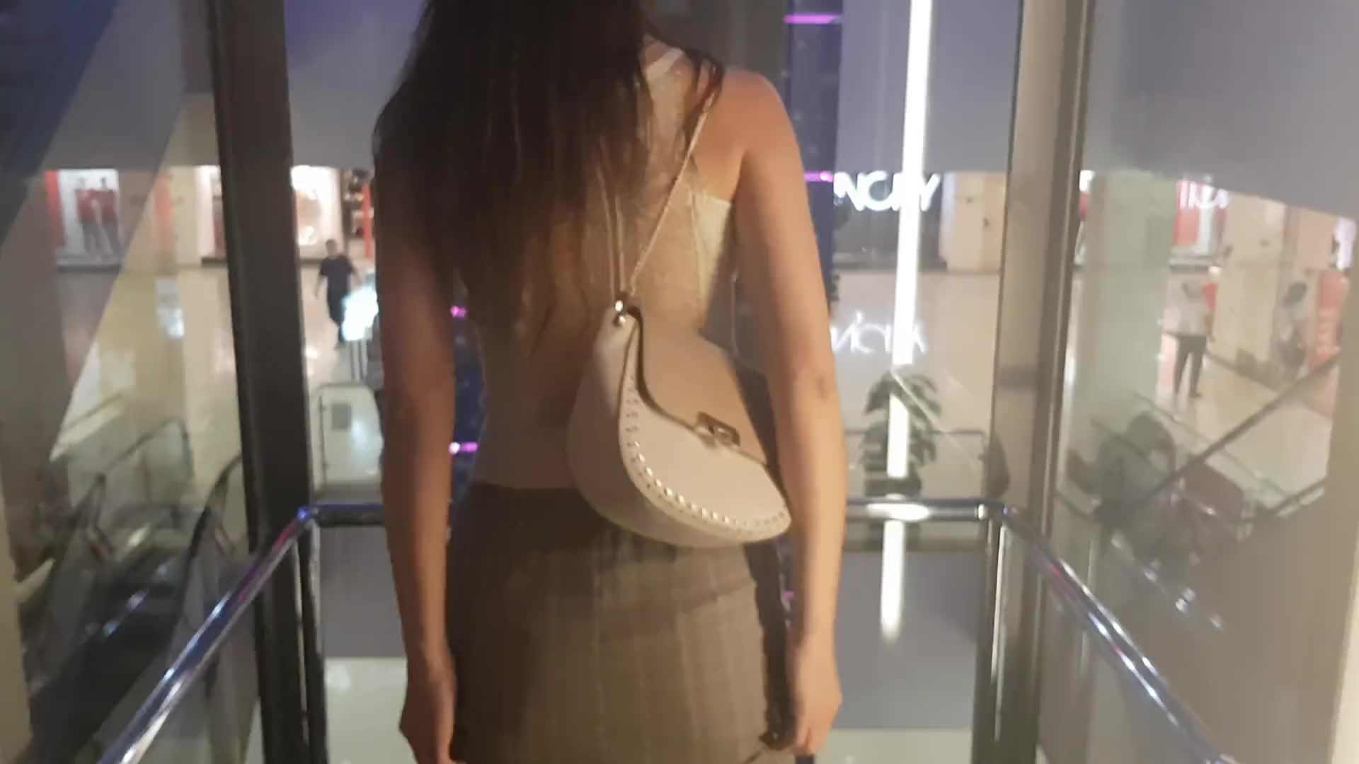 Flashing in a panoramic elevator
