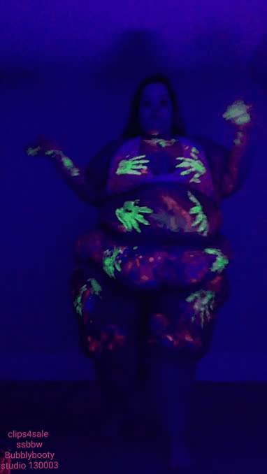 Hey sorry if I only post to spam my content dont hate me lol but I made a new clip! I had so much fun to be honest!